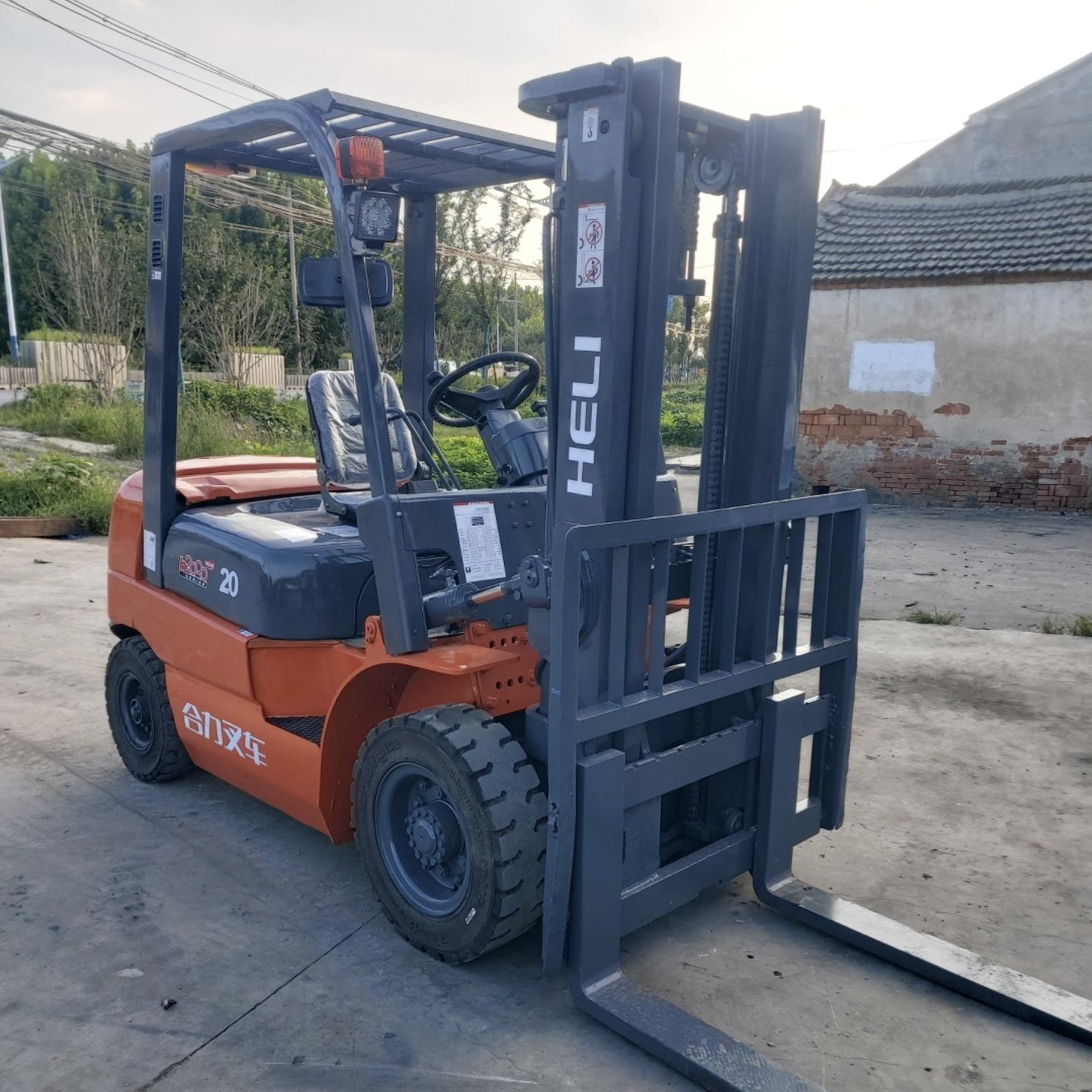 HELI 2tons electrical lift truck