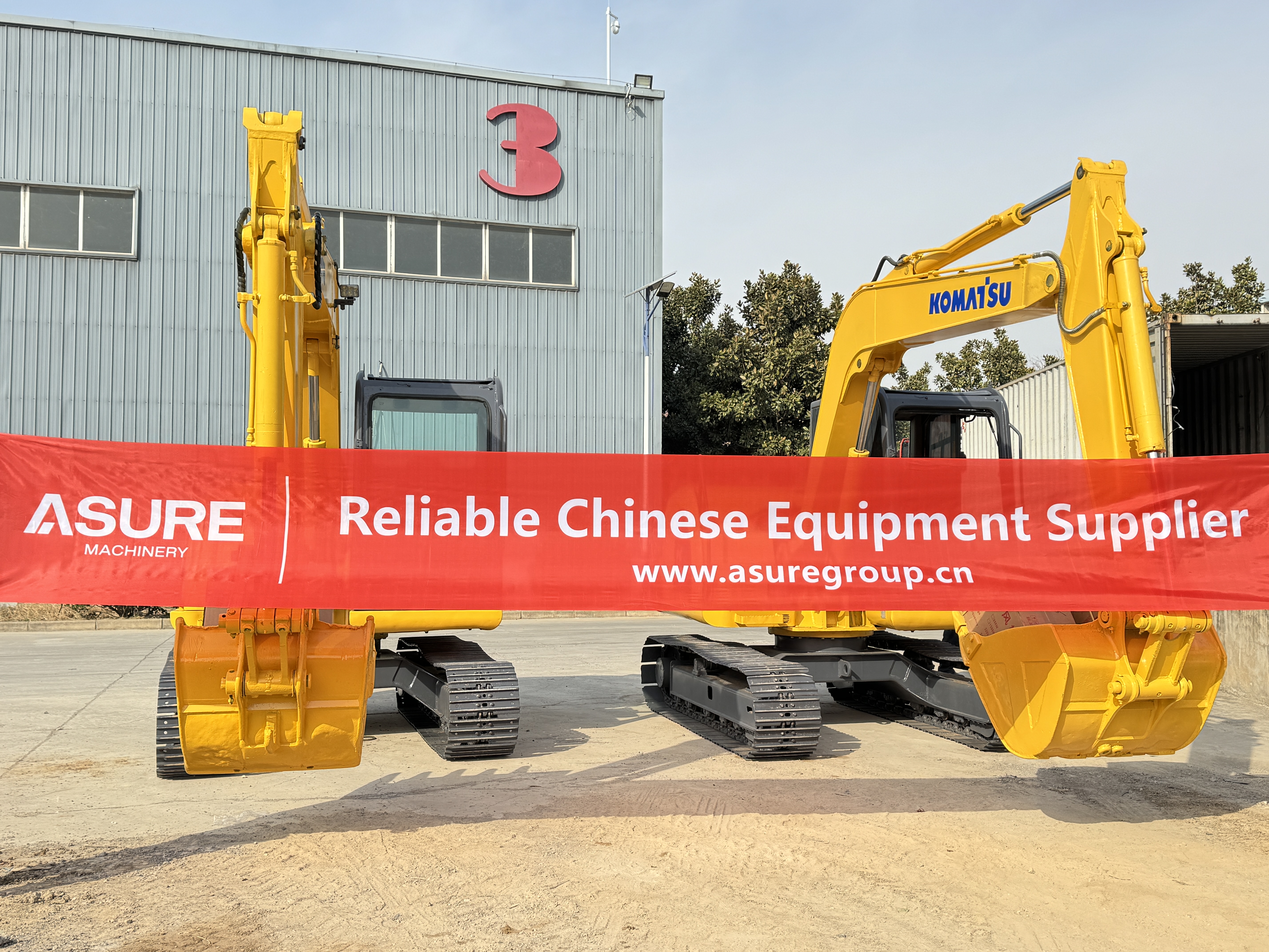 Komatsu PC70 Sets Sail with a New Look, Powering the Infrast